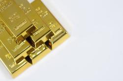 黄金矿石价格评估：多重因素影响下的复杂博弈